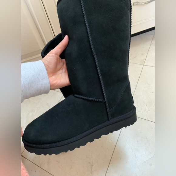 NEW! ✨UGG Classic Tall Boots - Picture 13 of 14